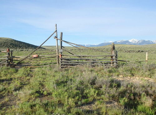 GDMBR: A typical Montana wood fence gate.